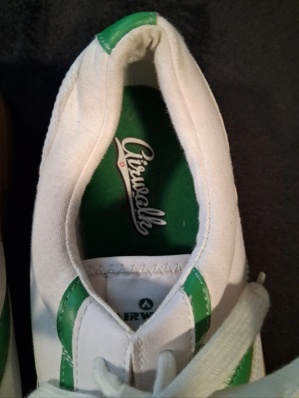 Airwalk White & Green Low-Top Sneakers with Gum Outsole